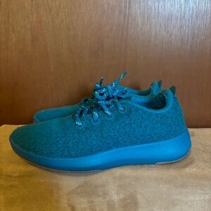 This is a Women's Allbirds Wool Runner Mizzles in Thrive Teal.